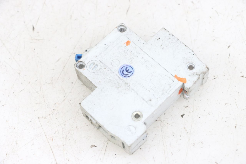 photo de CONTACTSLOT SCHAKELAAR EFUN PUSA 1 - Zoom op gebruiksstaat