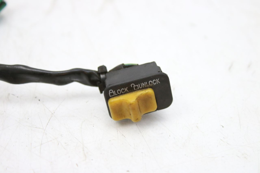 photo de CONTACTSLOT SCHAKELAAR PEUGEOT TWEET 125 (2010 - 2017) - Technische close-up