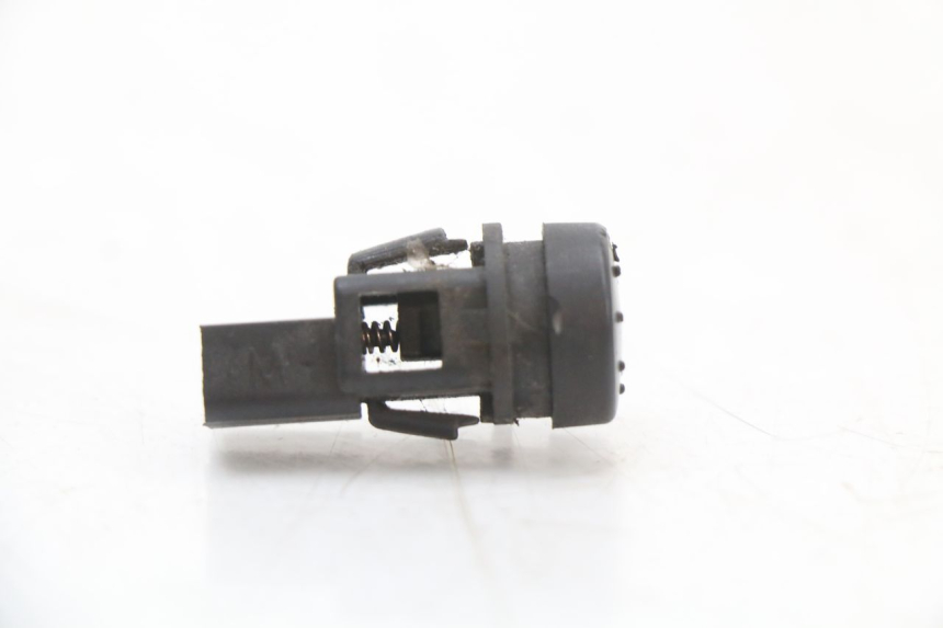 photo de STARTER SCHAKELAAR PIAGGIO FLY 4T 50 (2004 - 2010) - Zoom op gebruiksstaat