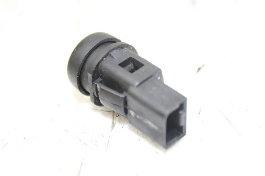 photo de STARTSCHAKELAAR PIAGGIO LIBERTY 4T 50 (2004 - 2008) - Detail van het onderdeel