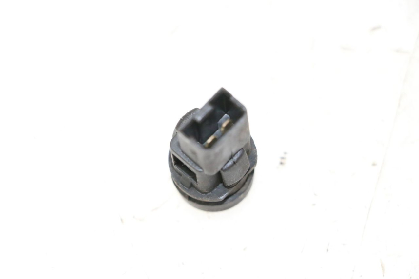 photo de STARTSCHAKELAAR PIAGGIO XEVO - X EVO 125 (2007 - 2017) - Detail van het onderdeel