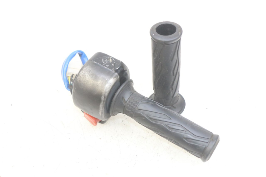 photo de RECHTER STUURSCHAKELAAR KYMCO AGILITY 16+ 4T 50 (2018 - 2023) - Hoofdaanzicht