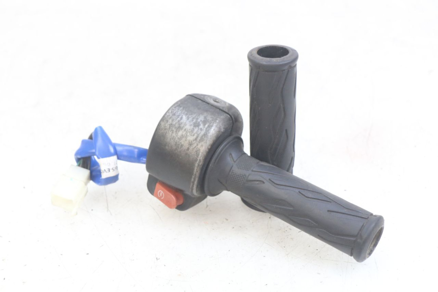 photo de RECHTER STUURSCHAKELAAR KYMCO AGILITY 16+ 4T 50 (2018 - 2023) - Hoofdaanzicht