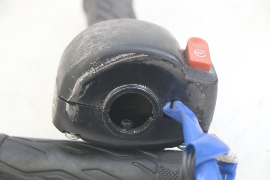 photo de RECHTER STUURSCHAKELAAR KYMCO AGILITY 16+ 4T 50 (2018 - 2023) - Andere kijkhoek