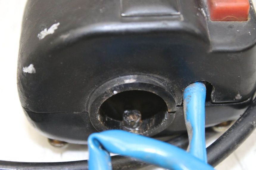 photo de RECHTER STUURSCHAKELAAR KYMCO AGILITY 4T 50 (2005 - 2018) - Zoom op gebruiksstaat