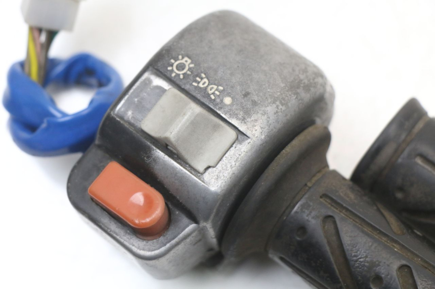 photo de RECHTER STUURSCHAKELAAR KYMCO AGILITY 4T 50 (2005 - 2018) - Detail van het onderdeel