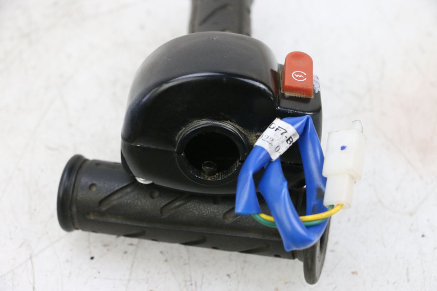 photo de RECHTER STUURSCHAKELAAR KYMCO AGILITY 4T 50 (2018 - 2022) - Detail van het onderdeel