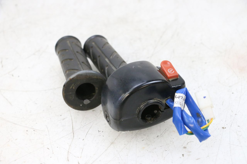 photo de RECHTER STUURSCHAKELAAR KYMCO AGILITY 4T 50 (2018 - 2022) - Overzicht