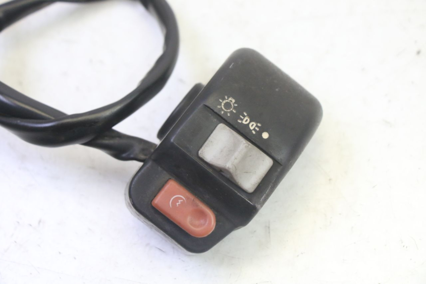 photo de RECHTER STUURSCHAKELAAR KYMCO AGILITY NAKED RENOUVO 2T 50 (2011 - 2018) - Detail van het onderdeel