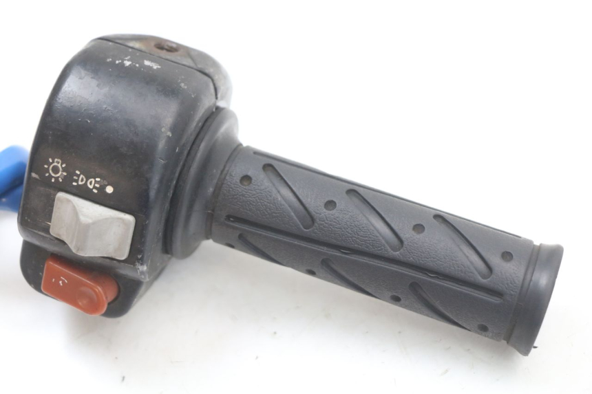 photo de RECHTS STUURSCHAKELAAR KYMCO AGILITY PREMIUM 50 (2007 - 2010) - Detail van het onderdeel