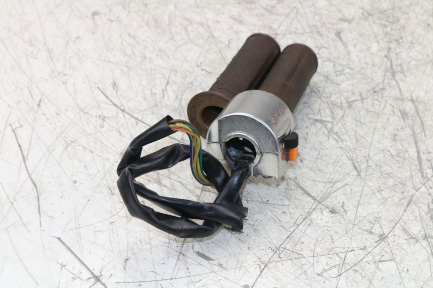 photo de RECHTS STUURSCHAKELAAR BAOTIAN BT COLLECTOR 50 (2005 - 2013) - Technische close-up