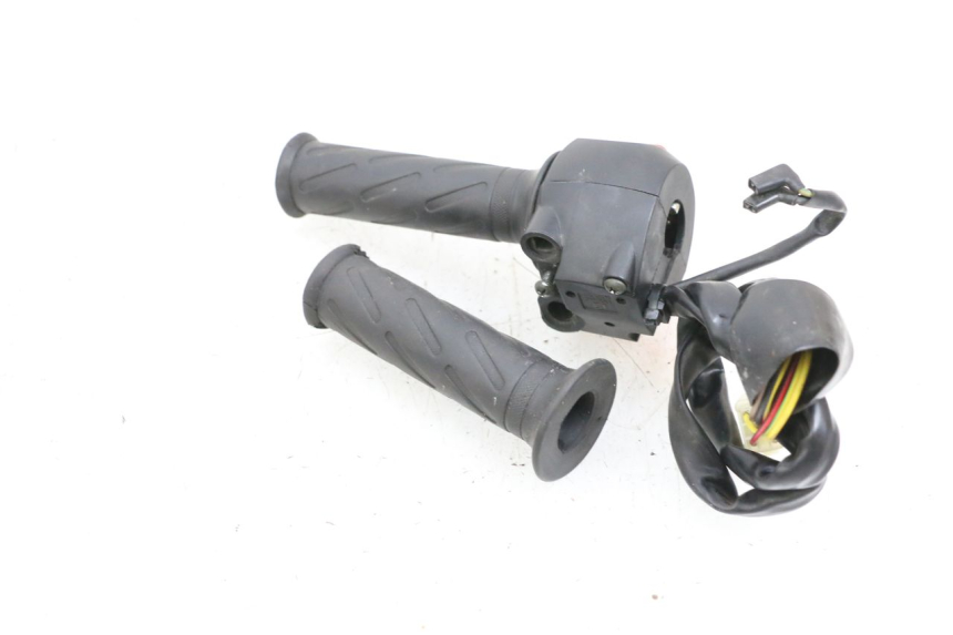 photo de RECHTER STUURSCHAKELAAR MAG POWER BOMBERS 4T 50 (2016 - 2026) - Technische close-up