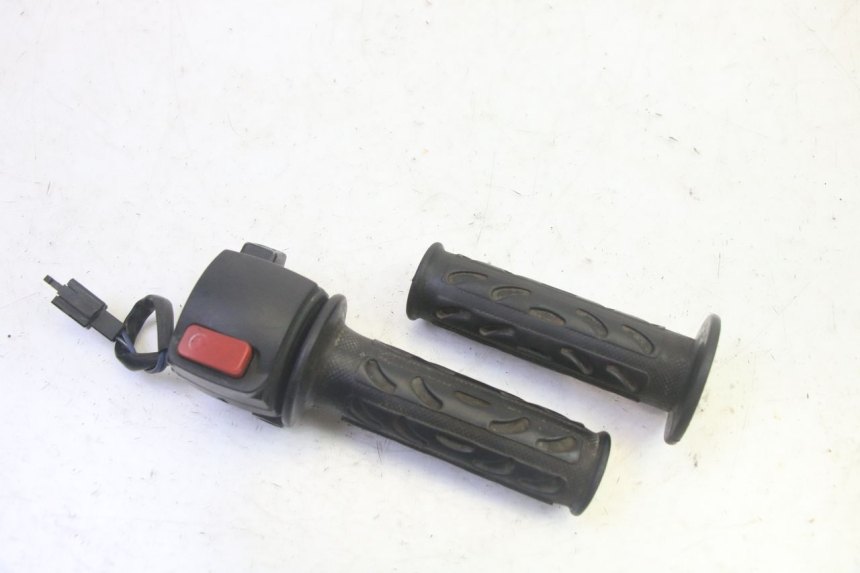 photo de RECHTS STUURSCHAKELAAR MBK BOOSTER SPIRIT 50 (2004 - 2017) - Hoofdaanzicht