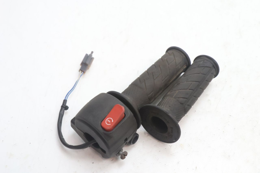 photo de RECHTS STUURSCHAKELAAR MBK BOOSTER SPIRIT 50 (2004 - 2017) - Andere kijkhoek