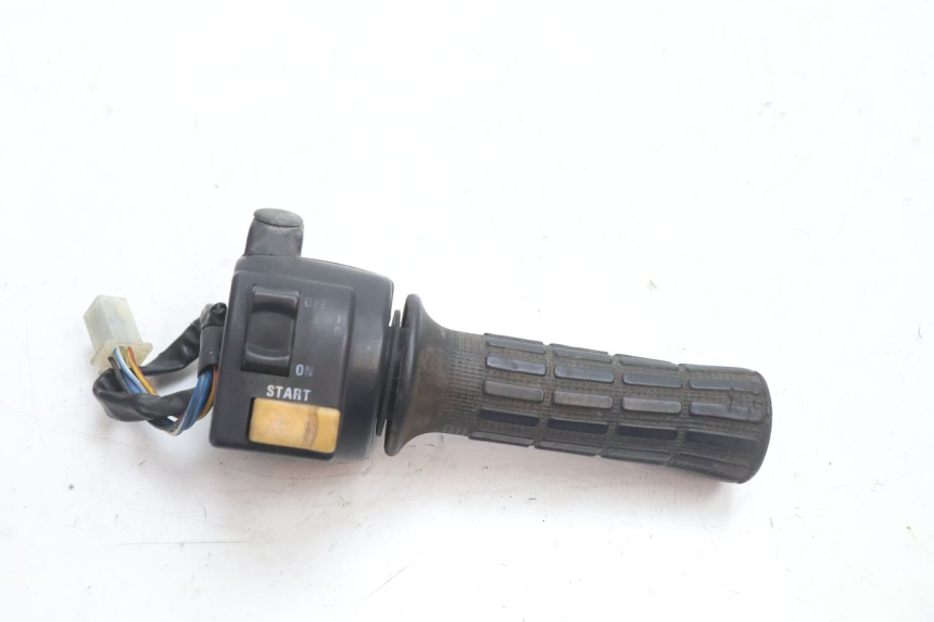 photo de RECHTER SCHAKELAAR MBK BOOSTER SPIRIT 50 (1996 - 1999) - Hoofdaanzicht