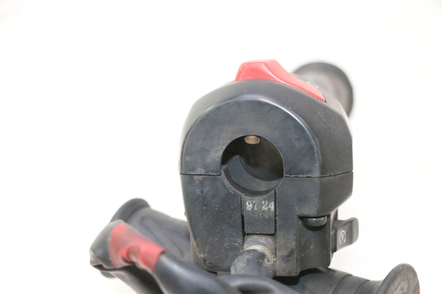 photo de RECHTER STUURSCHAKELAAR SUZUKI BURGMAN 125 (2007 - 2014) - Detail van het onderdeel