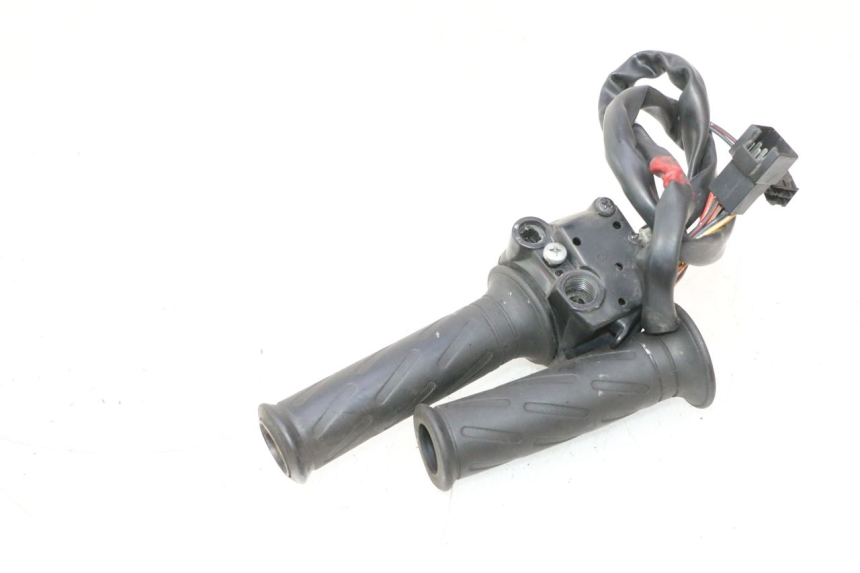 photo de RECHTER STUURSCHAKELAAR SUZUKI BURGMAN 125 (2007 - 2014) - Detail van het onderdeel