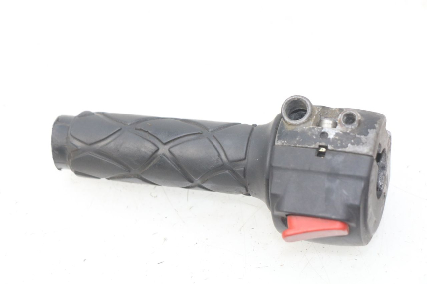 photo de RECHTER STUURSCHAKELAAR YAMAHA BW'S 50 (1999 - 2003) - Zoom op gebruiksstaat