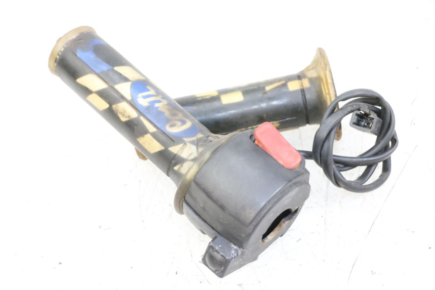 photo de RECHTER STUURSCHAKELAAR YAMAHA BW'S 50 (2004 - 2017) - Detail van het onderdeel