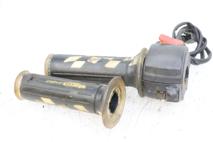 photo de RECHTER STUURSCHAKELAAR YAMAHA BW'S 50 (2004 - 2017) - Technische close-up