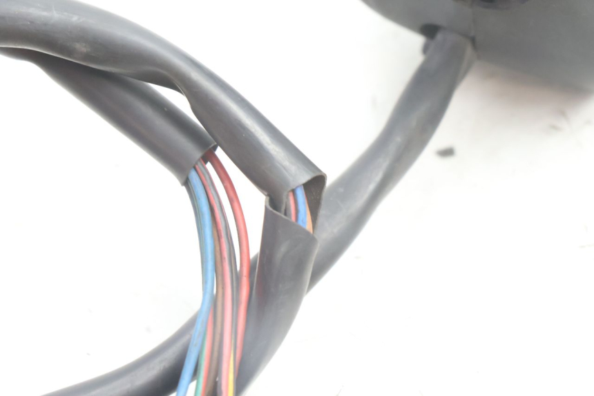 photo de RECHTER STUURSCHAKELAAR BMW C1 125 (2000 - 2003) - Bevestigingspunten