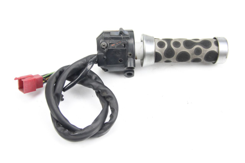 photo de RECHTER STUURSCHAKELAAR HONDA CBR F SC21 1000 (1986 - 1992) - Detail van het onderdeel