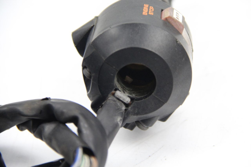 photo de RECHTER STUURSCHAKELAAR HONDA CBR F SC21 1000 (1986 - 1992) - Zoom op gebruiksstaat