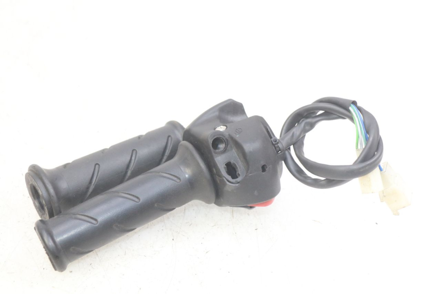 photo de RECHTER STUURSCHAKELAAR PEUGEOT CITYSTAR AIR 125 (2014 - 2017) - Detail van het onderdeel