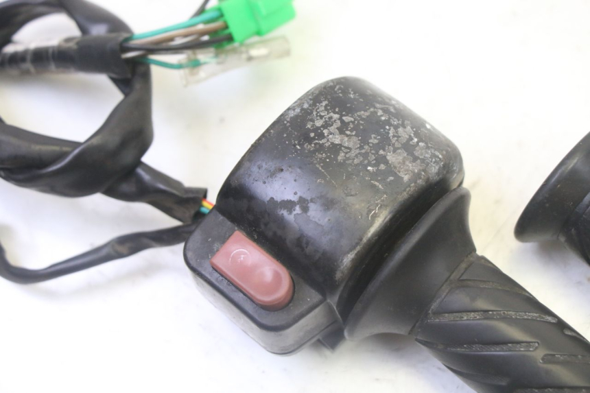 photo de RECHTS STUURSCHAKELAAR SYM CROX 4T 50 (2016 - 2023) - Detail van het onderdeel