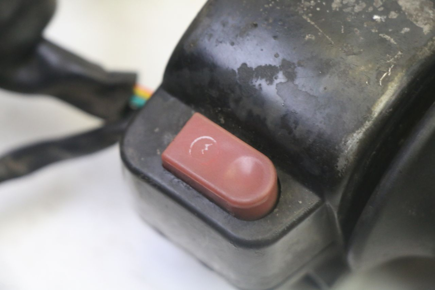 photo de RECHTS STUURSCHAKELAAR SYM CROX 4T 50 (2016 - 2023) - Andere kijkhoek