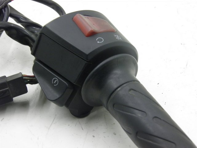 photo de RECHTER STUURSCHAKELAAR DERBI GP MAX 250 (2006 - 2008) - Detail van het onderdeel