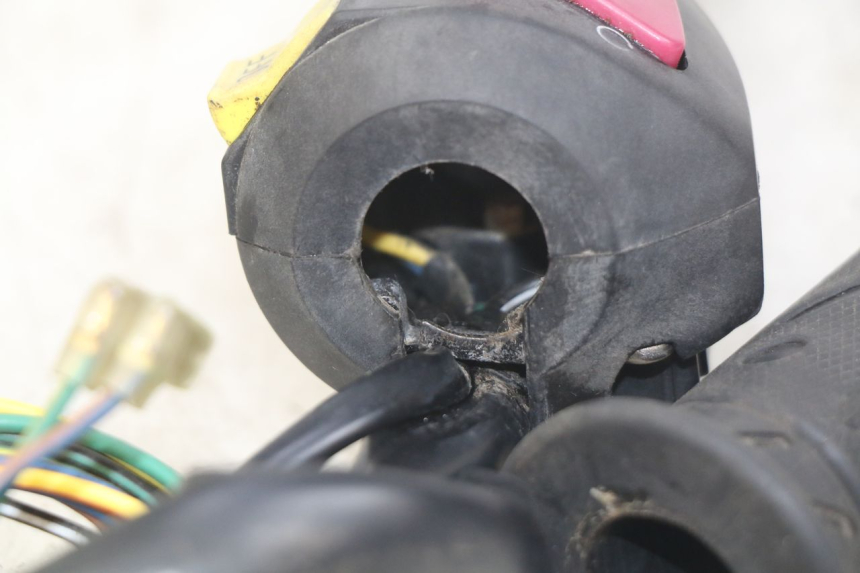 photo de RECHTER STUURSCHAKELAAR KYMCO DOWNTOWN ABS 125 (2015 - 2017) - Technische close-up