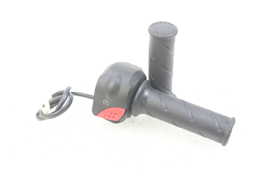 photo de RECHTER STUURSCHAKELAAR PEUGEOT E-VIVACITY 1 (2012 - 2018) - Hoofdaanzicht