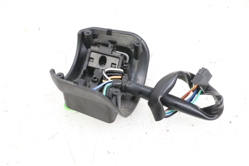 photo de RECHTER STUURSCHAKELAAR SEGWAY NINEBOT E125S 1 (2022 - 2026) - Technische close-up