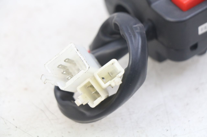 photo de RECHTS STUURSCHAKELAAR EFUN E2GO 1 (2017 - 2021) - Technische close-up