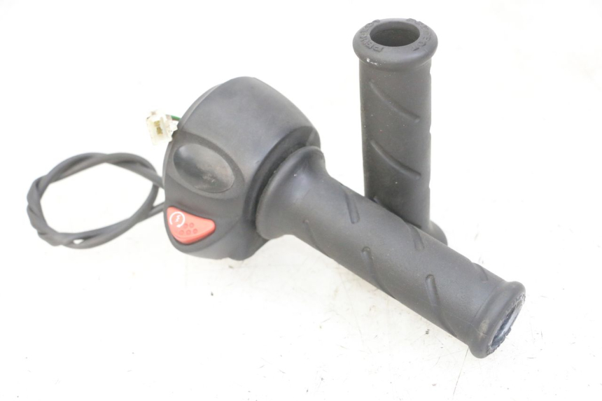 photo de RECHTER STUURSCHAKELAAR PEUGEOT ELYSTAR 125 (2002 - 2007) - Hoofdaanzicht