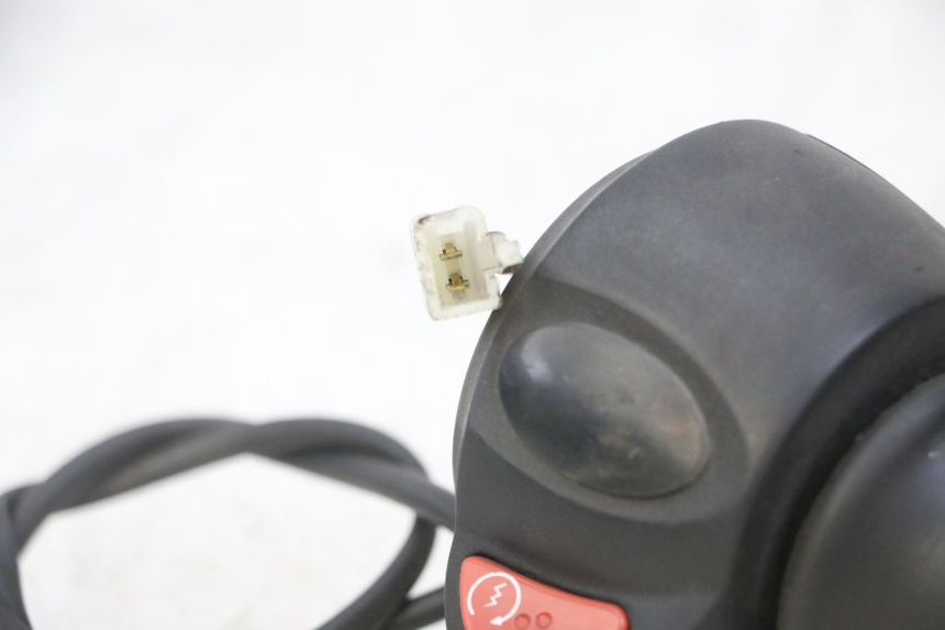 photo de RECHTER STUURSCHAKELAAR PEUGEOT ELYSTAR 125 (2002 - 2007) - Bevestigingspunten