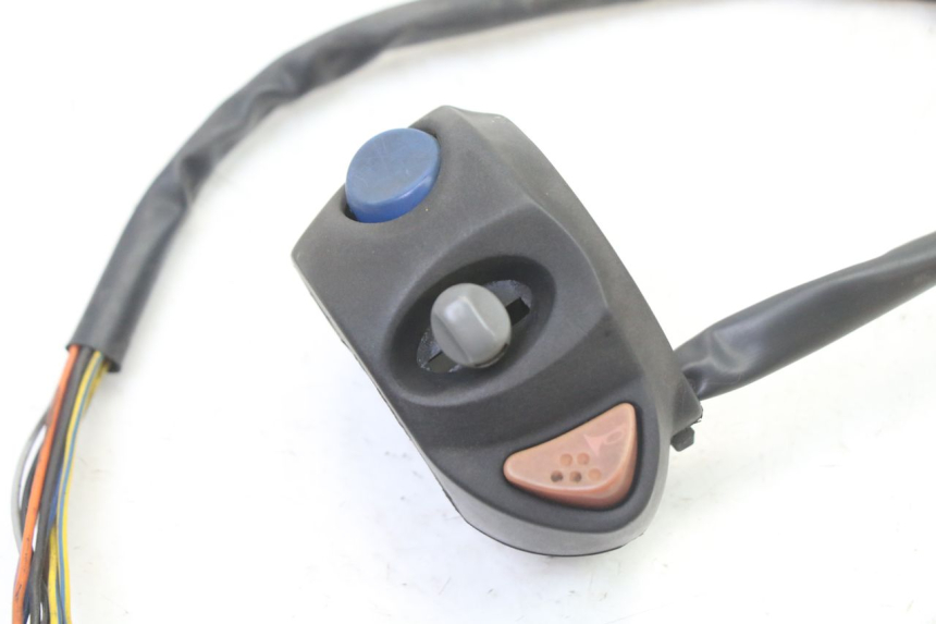 photo de RECHTER STUURSCHAKELAAR PEUGEOT ELYSTAR 50 (2002 - 2014) - Detail van het onderdeel