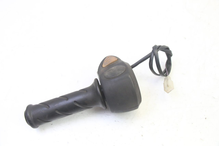 photo de RECHTER STUURSCHAKELAAR PEUGEOT ELYSTAR 50 (2002 - 2014) - Zoom op gebruiksstaat