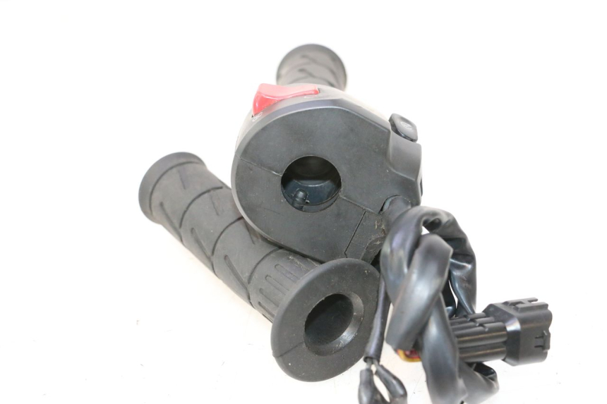 photo de RECHTS SCHAKELAAR KAWASAKI ER-6 ER6 N 650 (2005 - 2009) - Detail van het onderdeel
