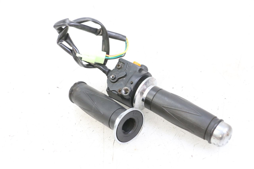 photo de RECHTER STUURSCHAKELAAR EUROCKA RETRO 50 (2007 - 2014) - Zoom op gebruiksstaat