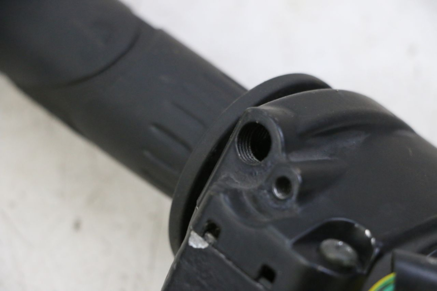 photo de RECHTER STUURSCHAKELAAR JM MOTORS EVOLIS 4T 50 (2018 - 2022) - Zoom op gebruiksstaat