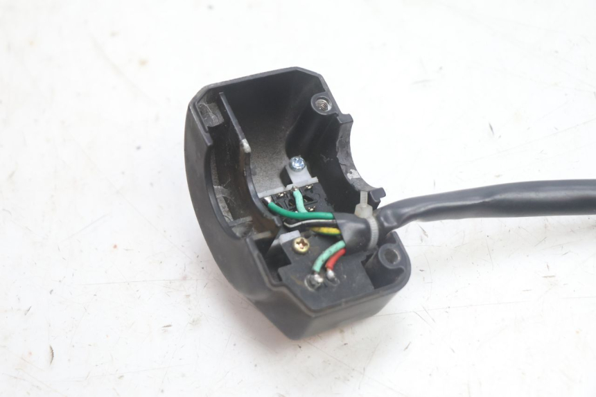 photo de RECHTER STUURSCHAKELAAR JM MOTORS EVOLIS 4T 50 (2018 - 2022) - Technische close-up