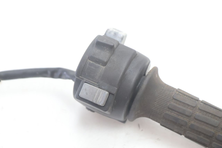 photo de RECHTER SCHAKELAAR MBK EVOLIS 80 (1993 - 1999) - Detail van het onderdeel