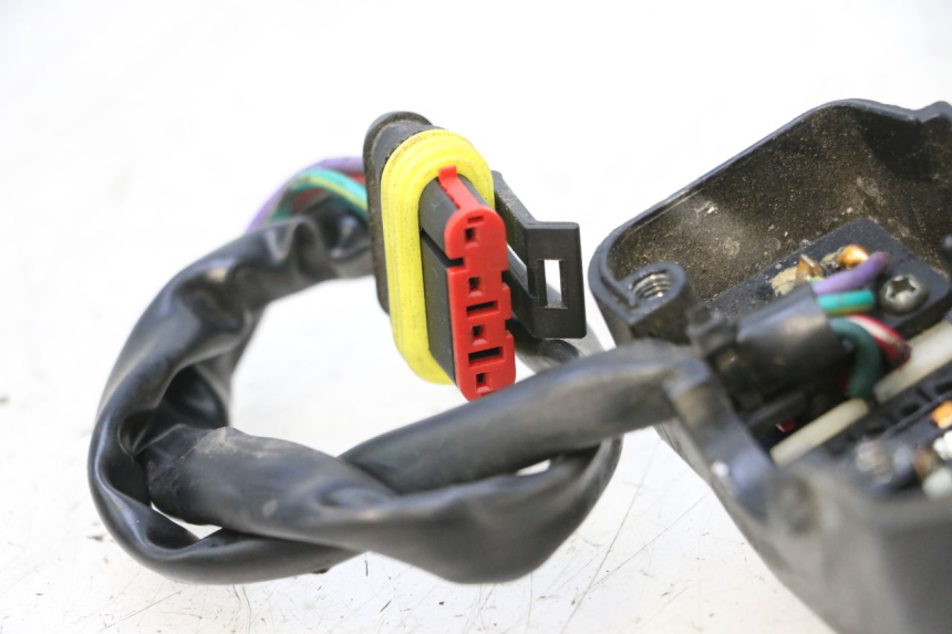 photo de RECHTER STUURSCHAKELAAR KEEWAY F-ACT FACT EVO 50 (2020 - 2026) - Technische close-up