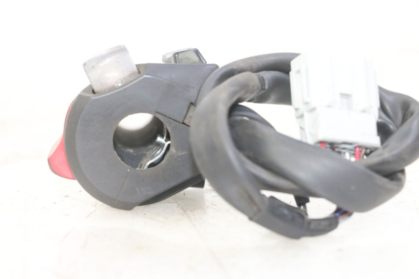 photo de RECHTS STUURSCHAKELAAR HONDA FORZA ABS 300 (2013 - 2017) - Technische close-up