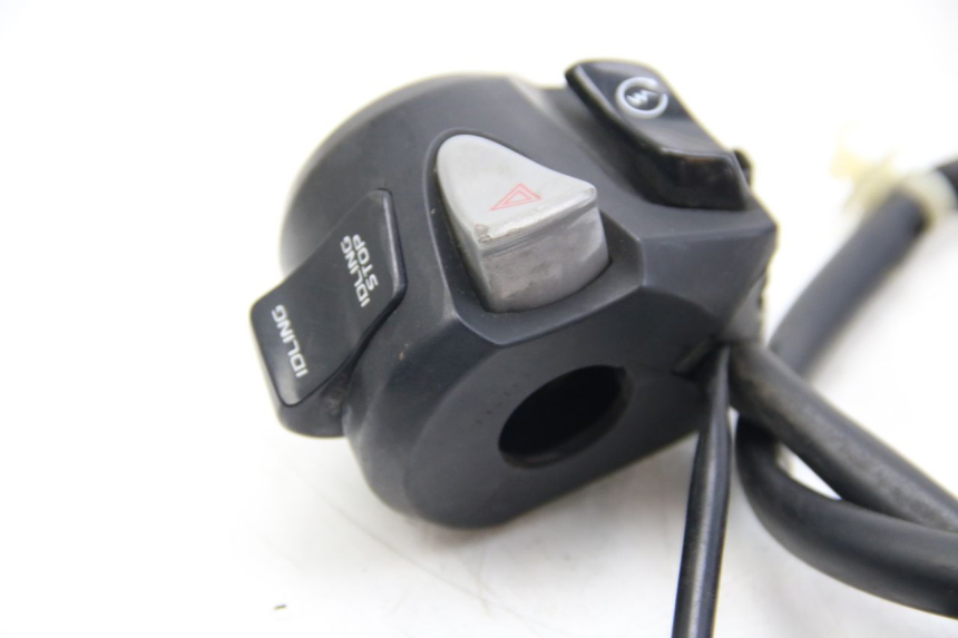 photo de RECHTER STUURSCHAKELAAR HONDA FORZA 125 (2015 - 2016) - Zoom op gebruiksstaat