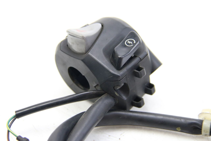 photo de RECHTER STUURSCHAKELAAR HONDA FORZA 125 (2015 - 2016) - Overzicht