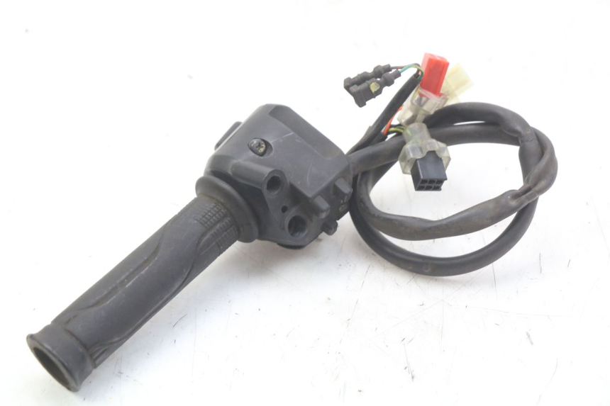 photo de RECHTER STUURSCHAKELAAR HONDA FORZA 125 (2015 - 2016) - Andere kijkhoek