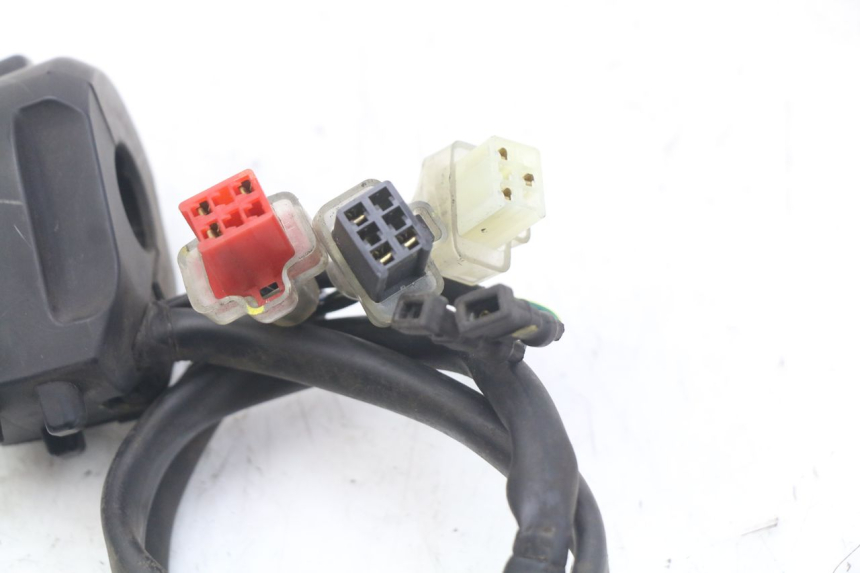 photo de RECHTER STUURSCHAKELAAR HONDA FORZA 125 (2015 - 2016) - Technische close-up